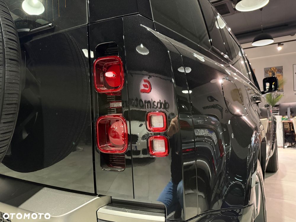 Land Rover Defender 2.0 D240 HSE - 8