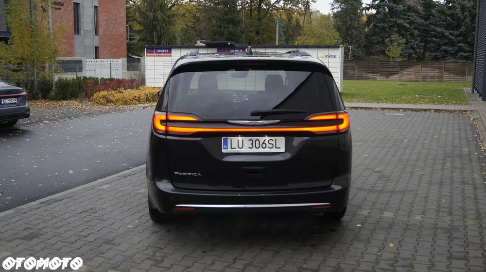 Chrysler Pacifica - 4