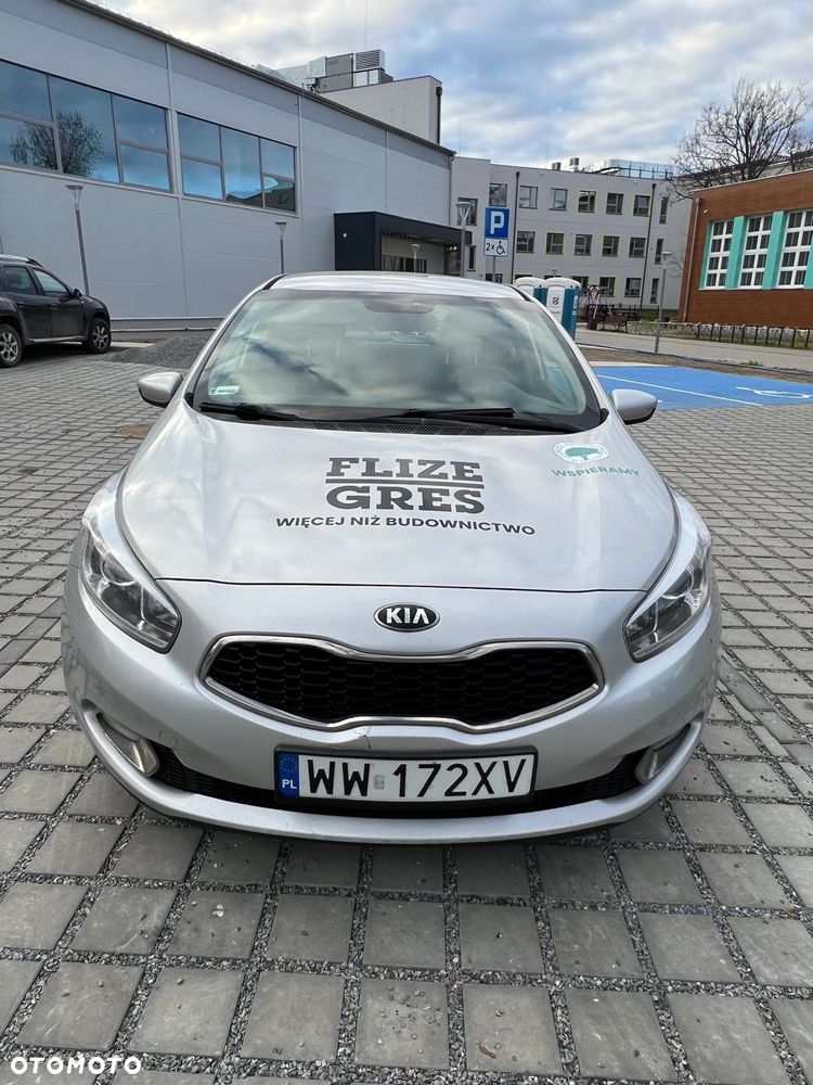 Kia Ceed - 11