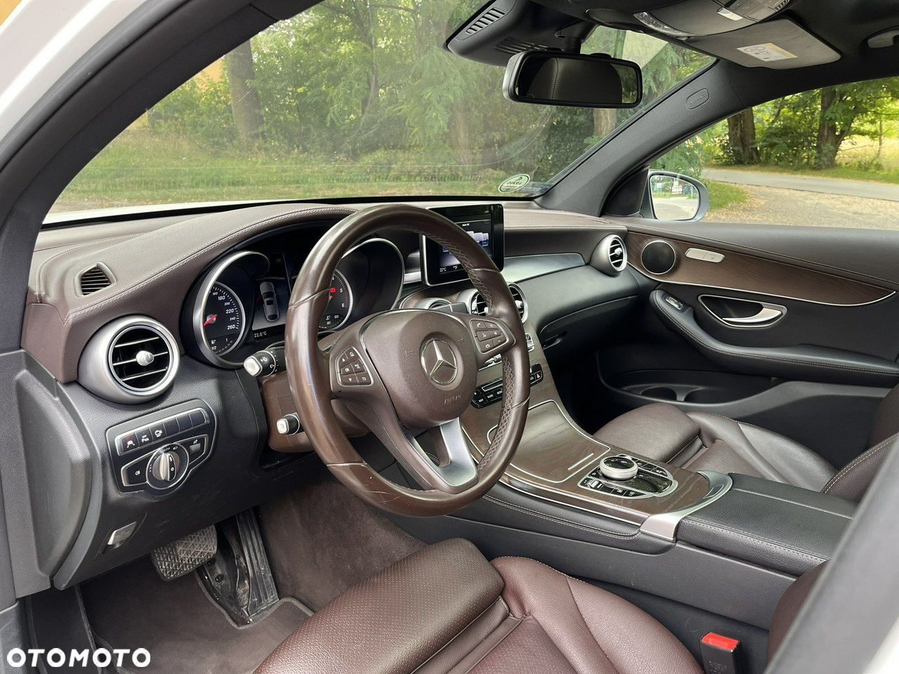 Mercedes-Benz GLC - 22