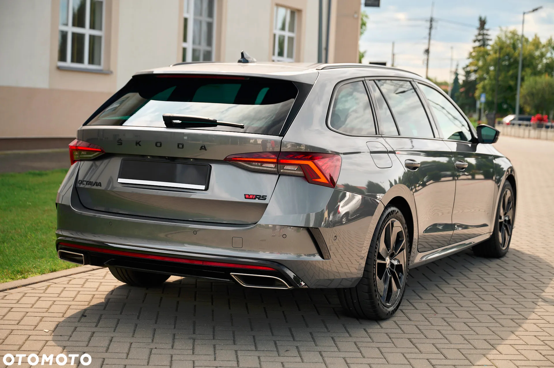 Skoda Octavia Combi 2.0 TDI DSG RS - 13