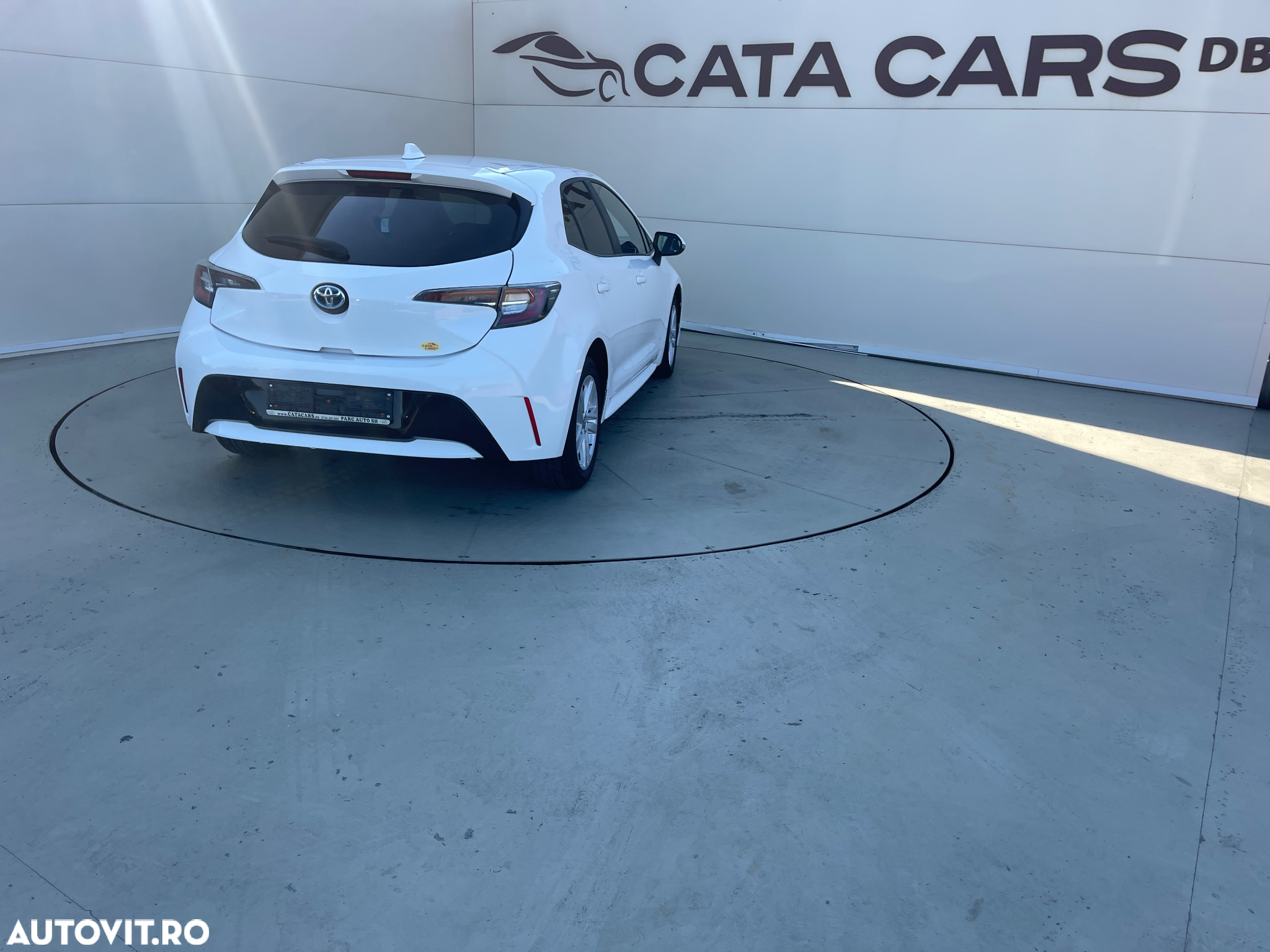 Toyota Corolla 1.8 Hybrid Comfort - 13