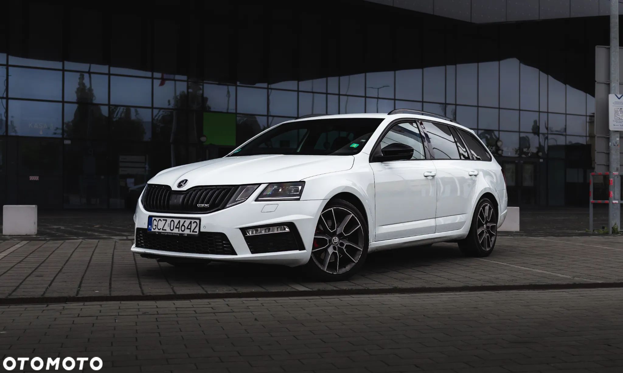 Skoda Octavia 2.0 TDI SCR 4x4 RS DSG - 1