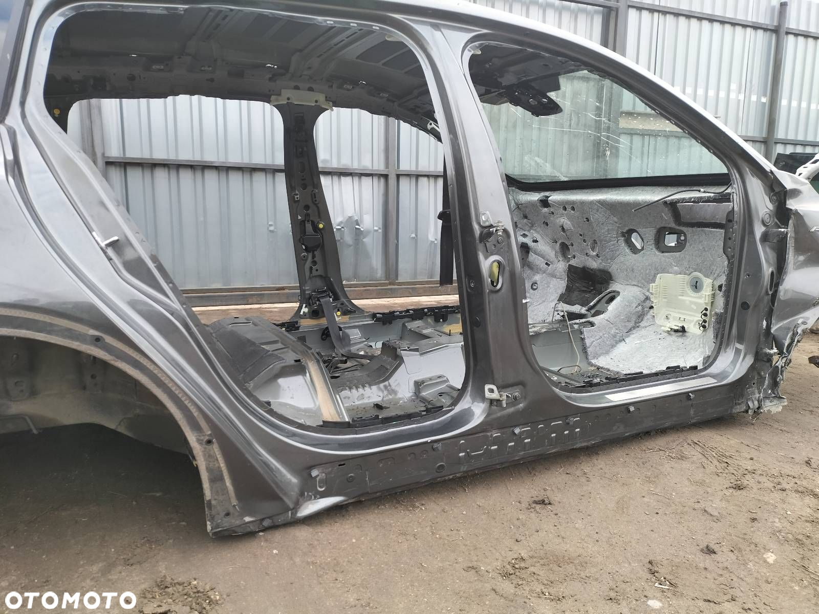 PRÓG PRAWY + SŁUPEK ŚRODKOWY FORD FOCUS MK4 KOMBI BJ - 3