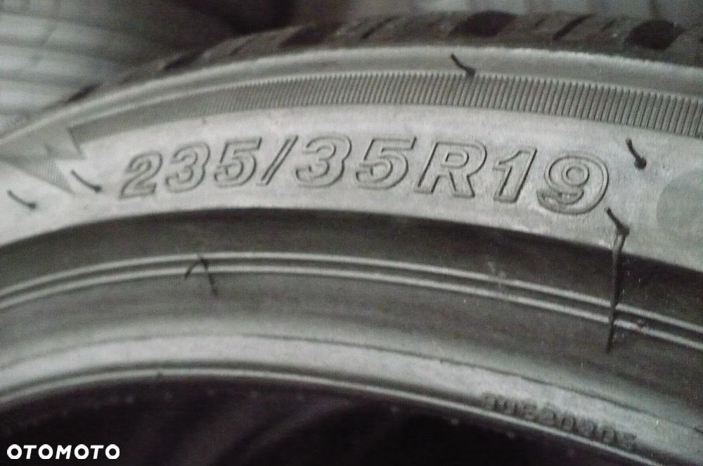 BRIDGESTONE Blizzak LM005 235/35R19 8,3mm 2024 - 2