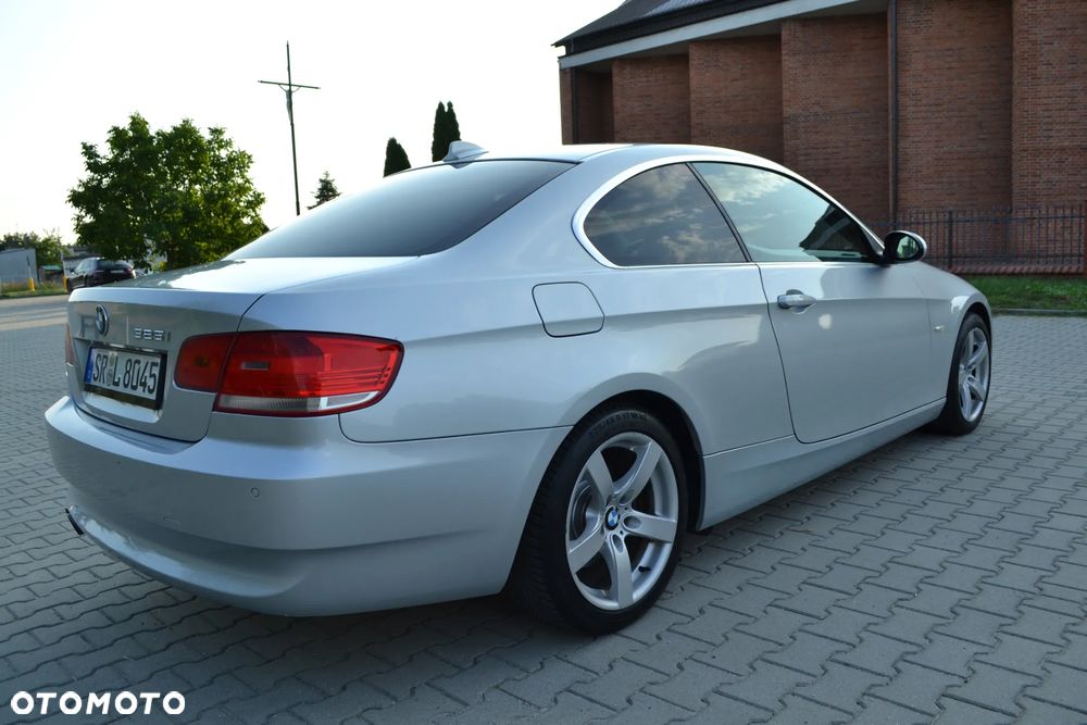 BMW Seria 3 325i - 7