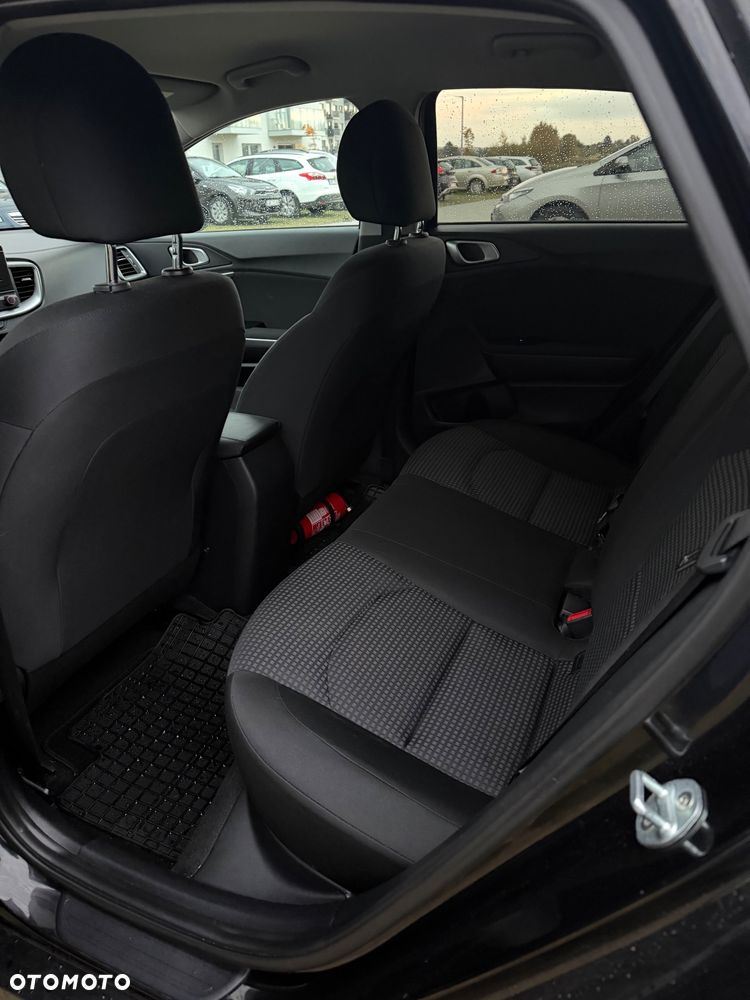 Kia Ceed - 8