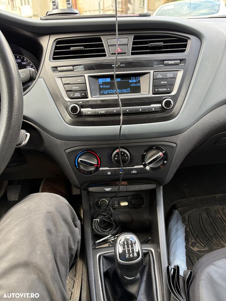 Hyundai i20 1.1 CRDi M/T ISG Confort - 8