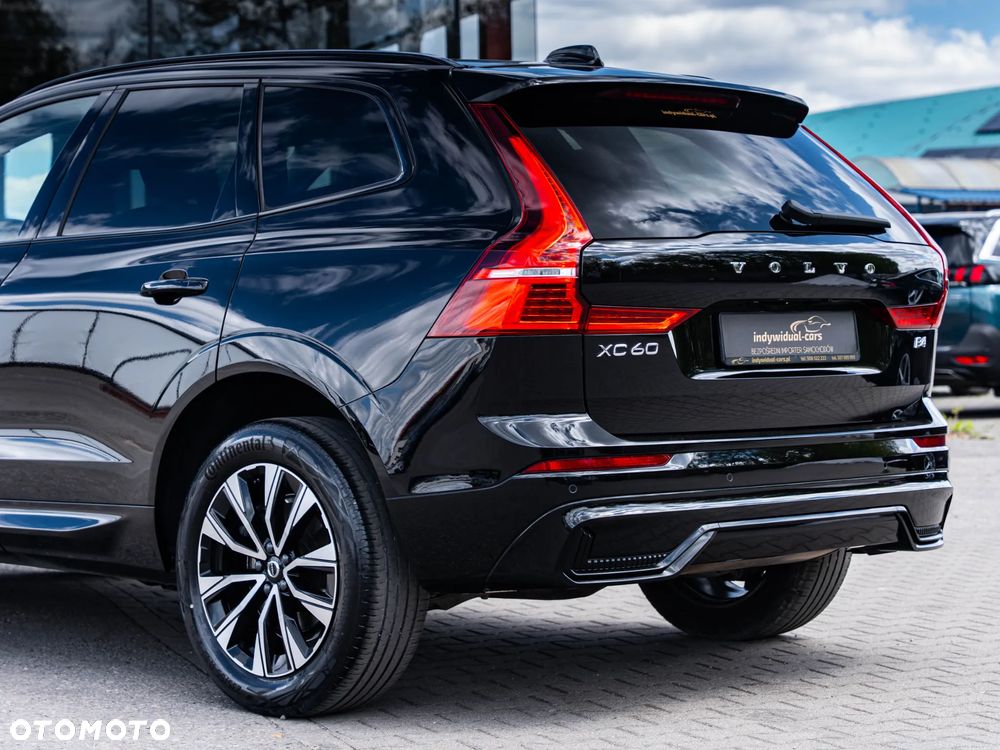 Volvo XC 60 B4 D Plus Dark - 11