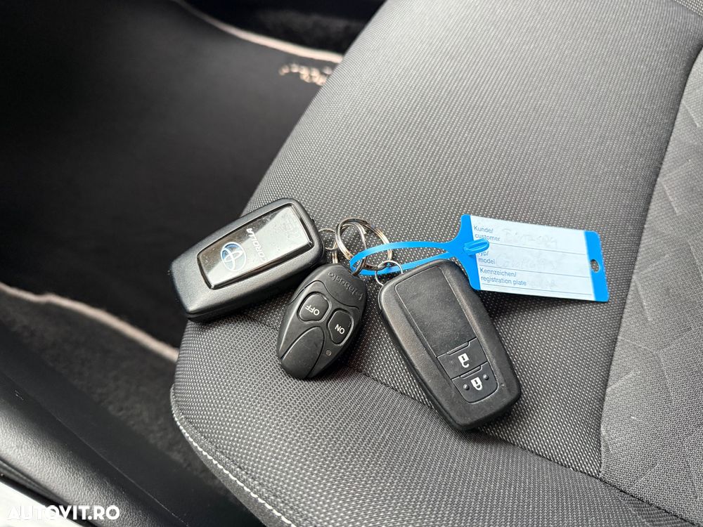 Toyota Corolla 2.0 Hybrid Touring Sports Lounge - 28