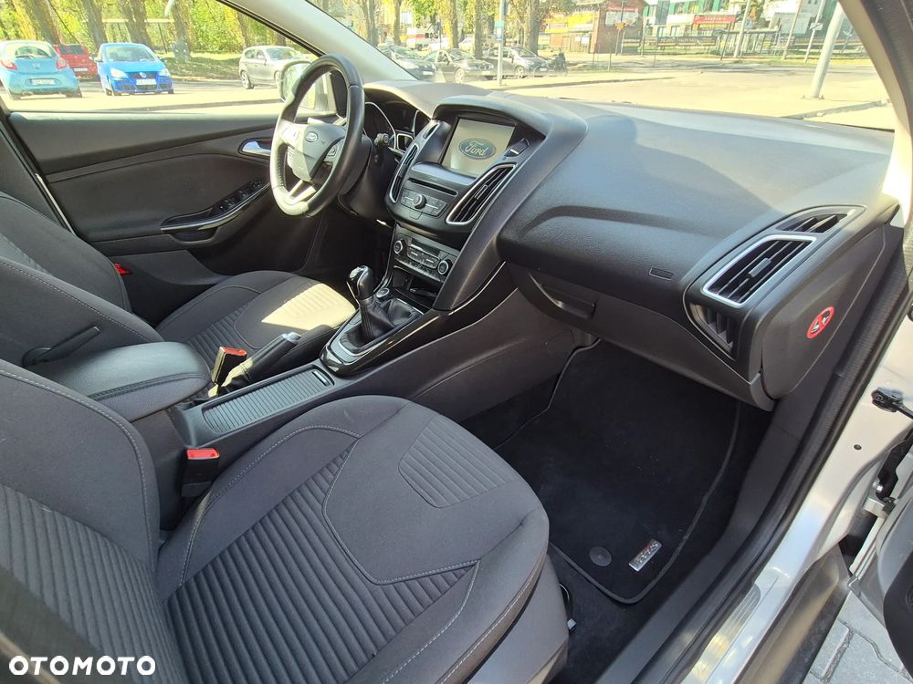 Ford Focus 1.0 EcoBoost Titanium - 16