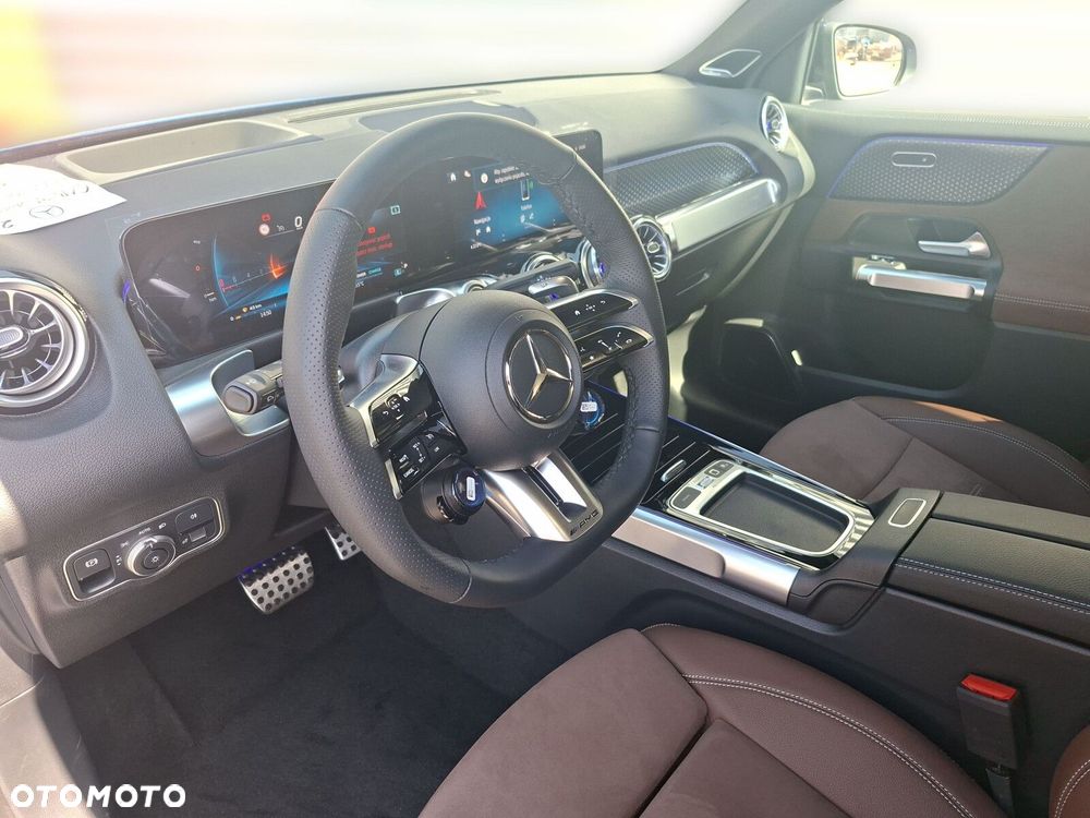 Mercedes-Benz GLB - 10