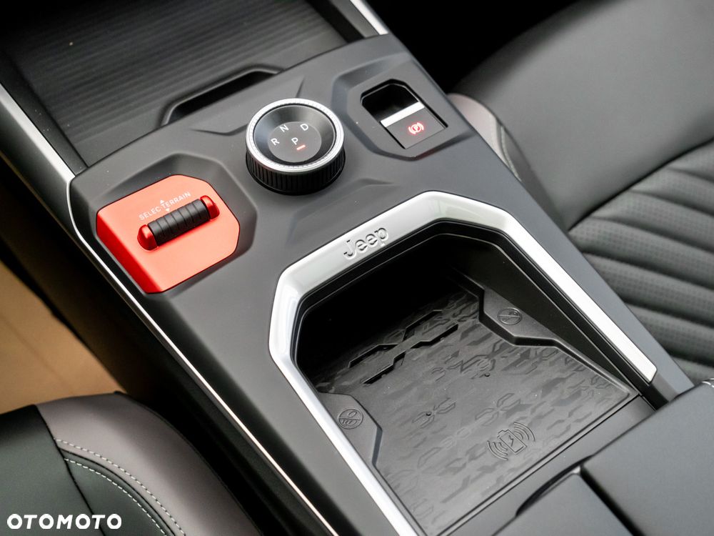 Jeep Compass - 26