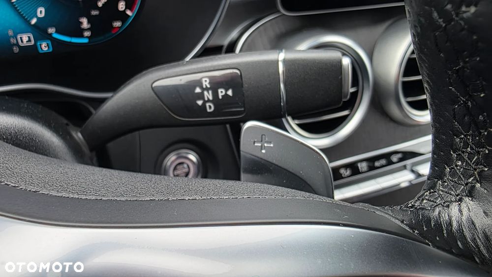 Mercedes-Benz GLC 300 d 4Matic 9G-TRONIC AMG Line - 33
