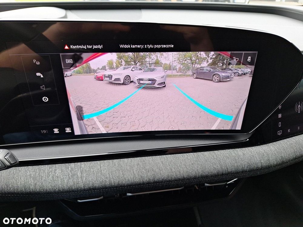 Audi Q6 e-tron - 35