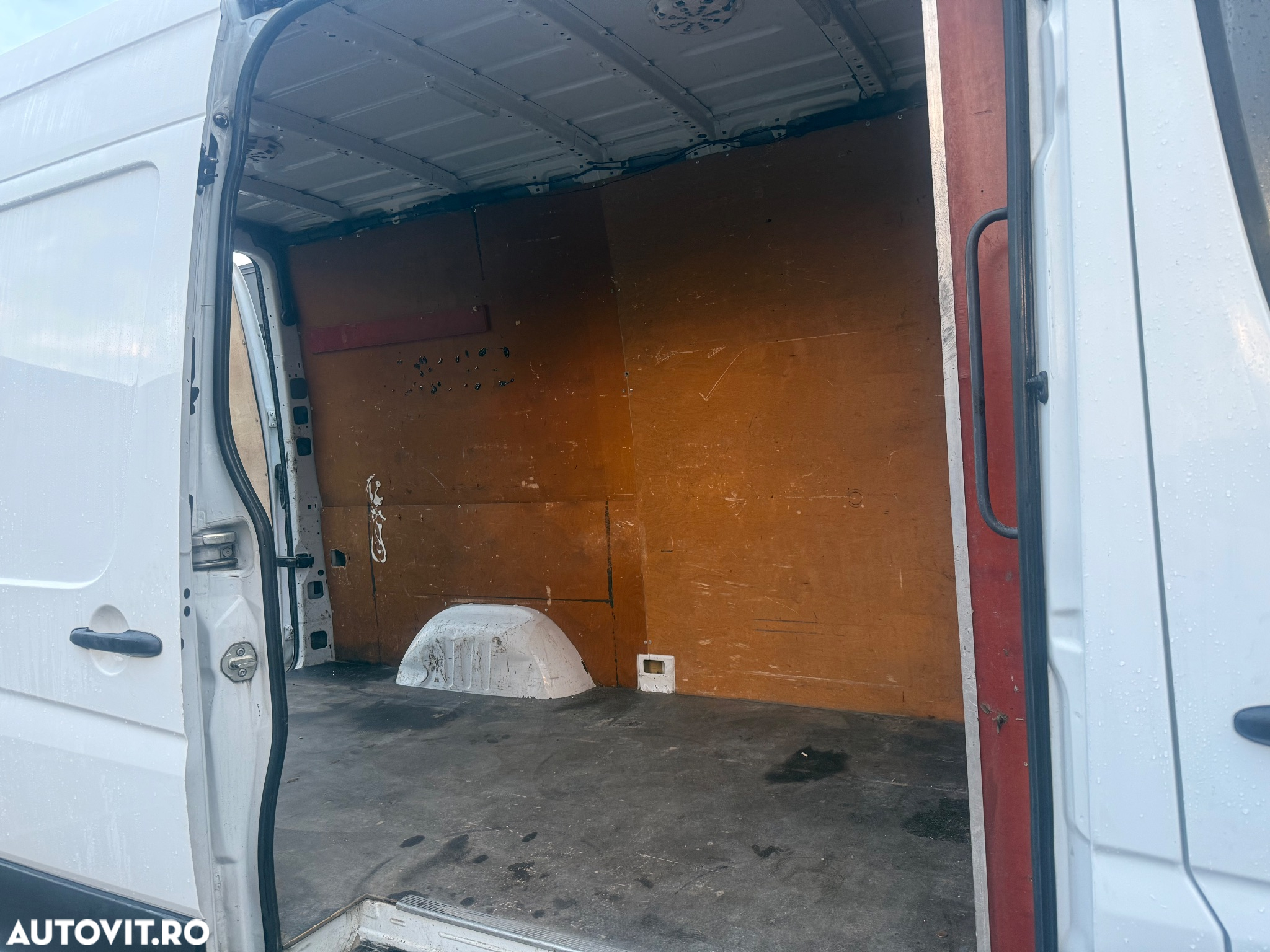 Mercedes-Benz Sprinter - 9