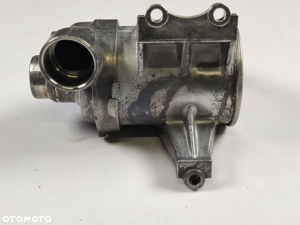 VOLVO XC40 2.0T T4 17-21r Pompa Wody - 10