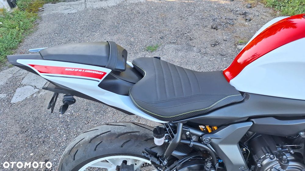 Yamaha R7 - 9
