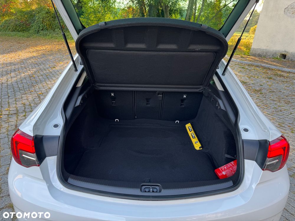 Opel Insignia - 23