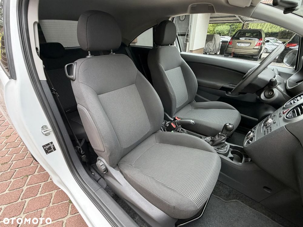 Opel Corsa 1.2 16V Essentia - 18