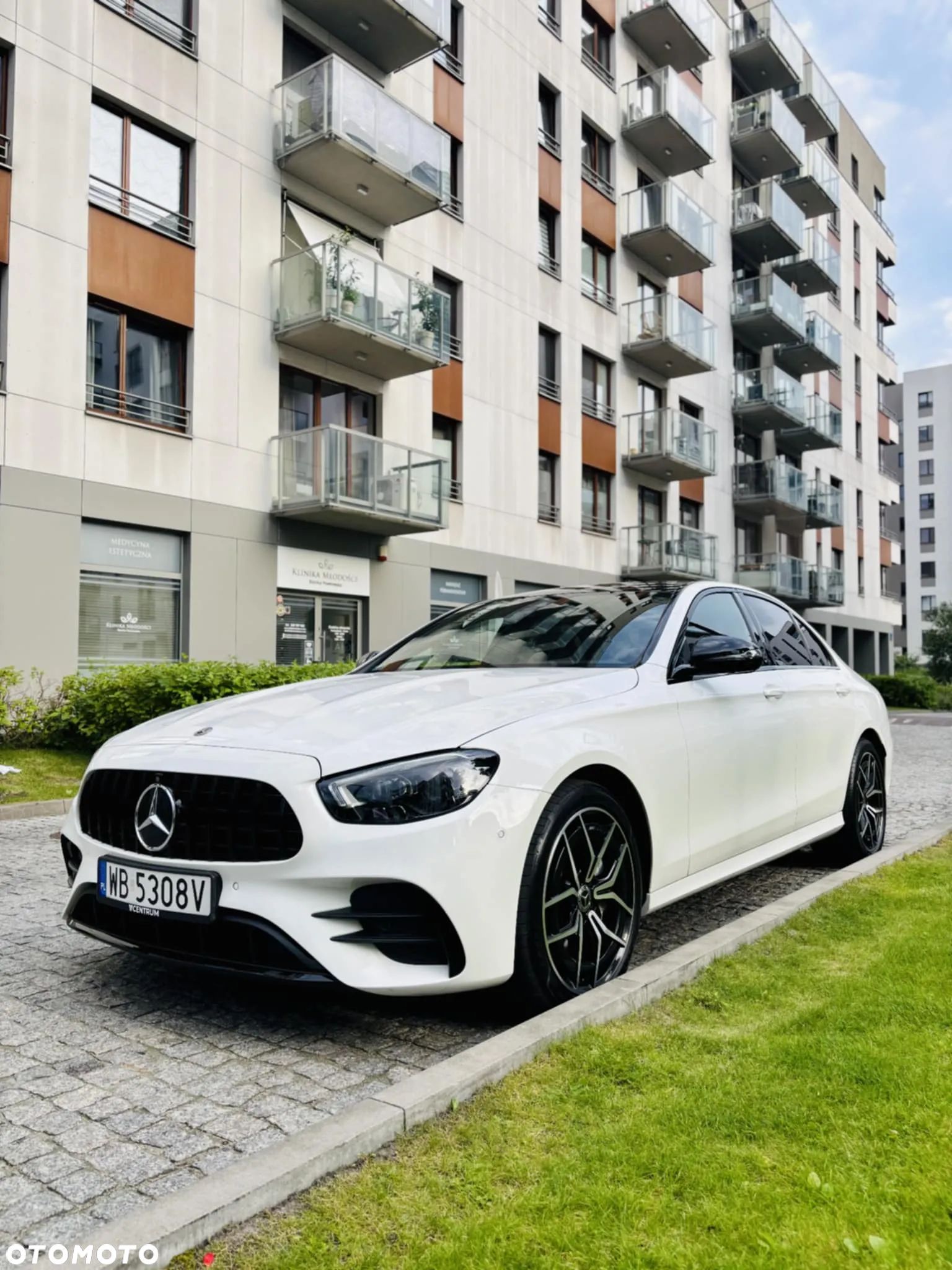 Mercedes-Benz Klasa E 220 d Coupe 4-Matic AMG - 1