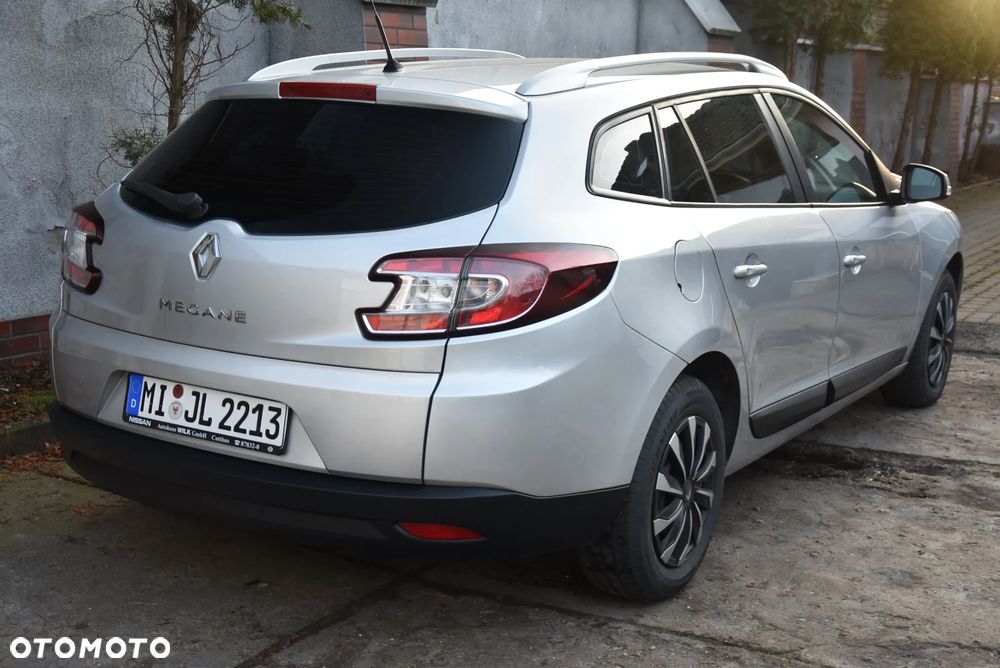 Renault Megane 2010 photo 2