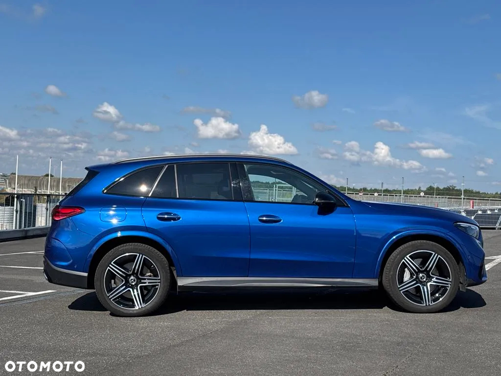 Mercedes-Benz GLC - 11