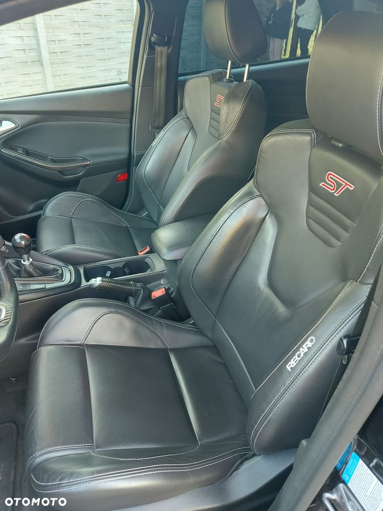 Ford Focus ST - 15