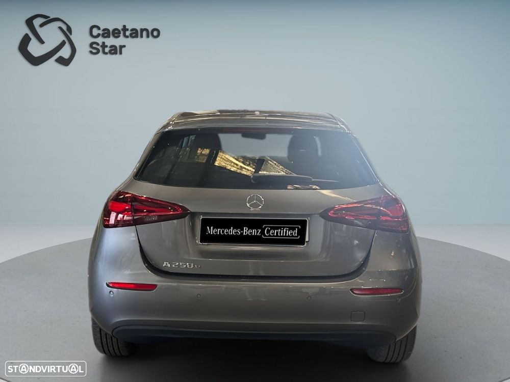 Mercedes-Benz A 250 e - 3