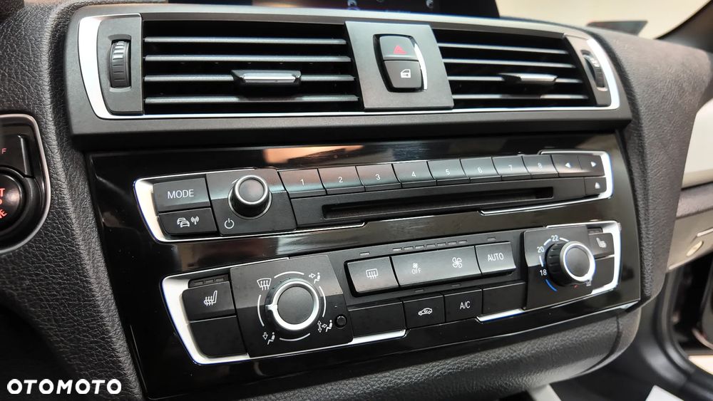 BMW Seria 2 218i Sport Line - 25