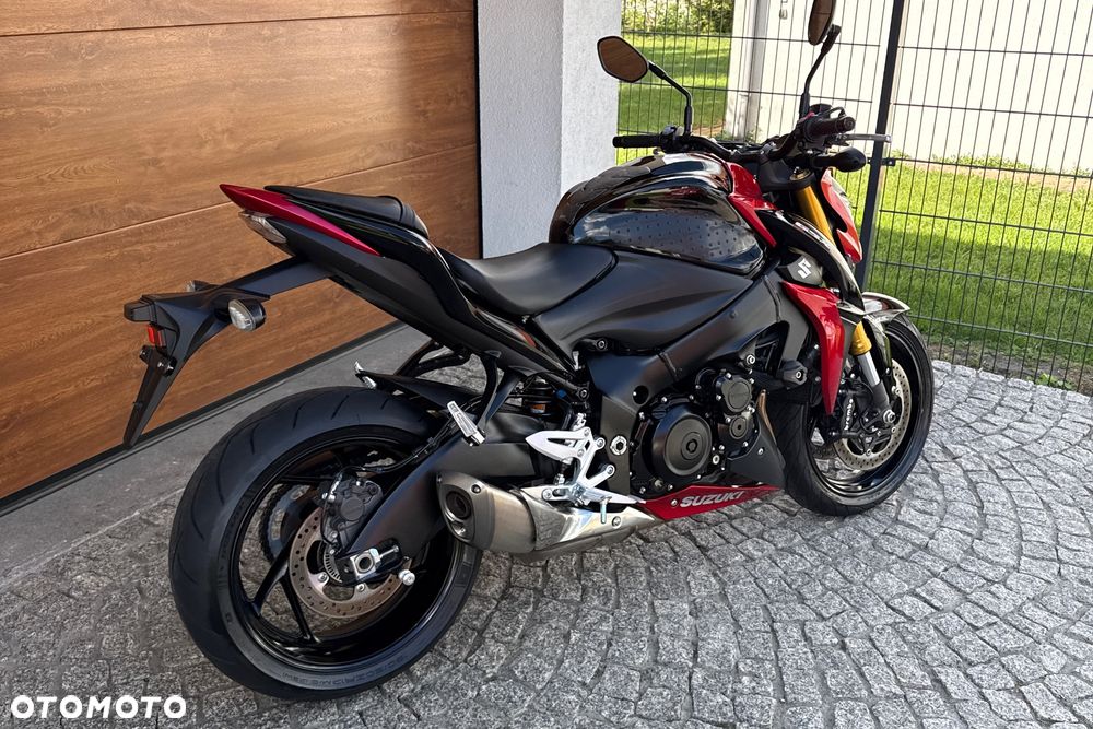 Suzuki GSX - 3