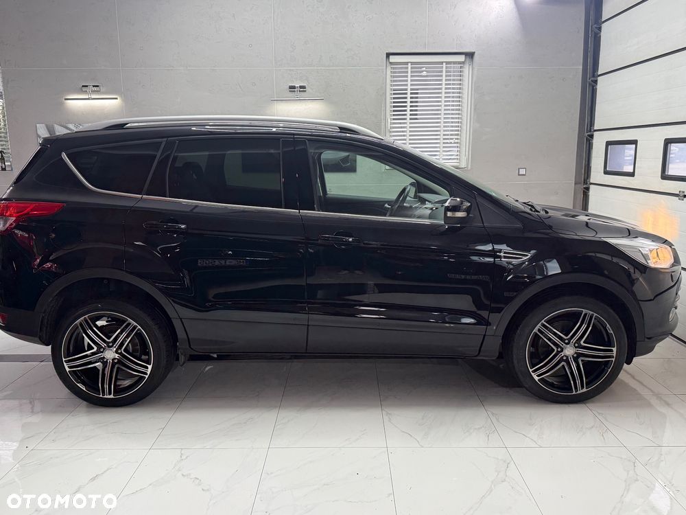 Ford Kuga 1.6 EcoBoost 2x4 Titanium - 9
