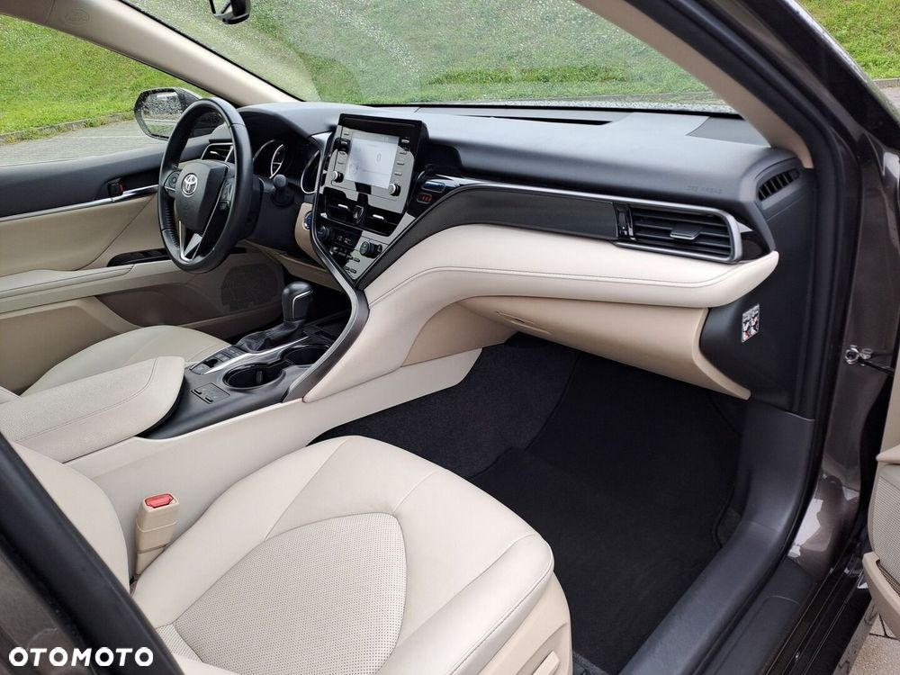 Toyota Camry 2.5 Hybrid Comfort CVT - 29