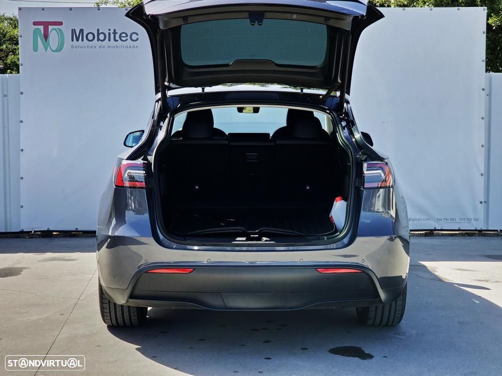Tesla Model Y Long Range Dual Motor AWD - 4