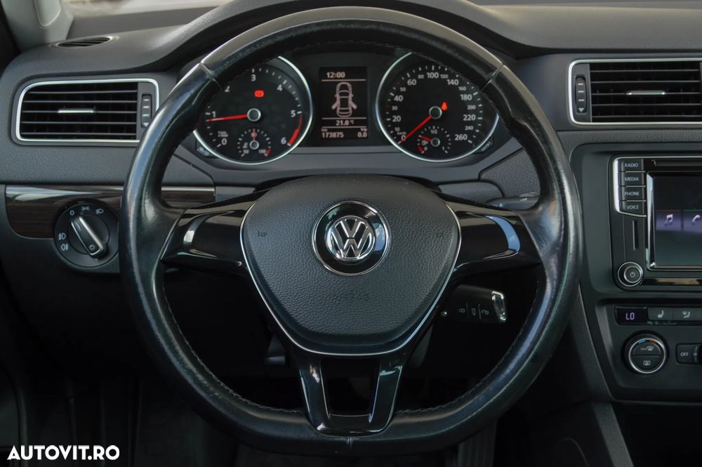 Volkswagen Jetta 2.0 TDI Comfortline - 20