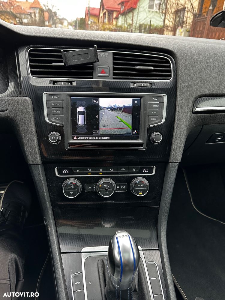 Volkswagen Golf - 18