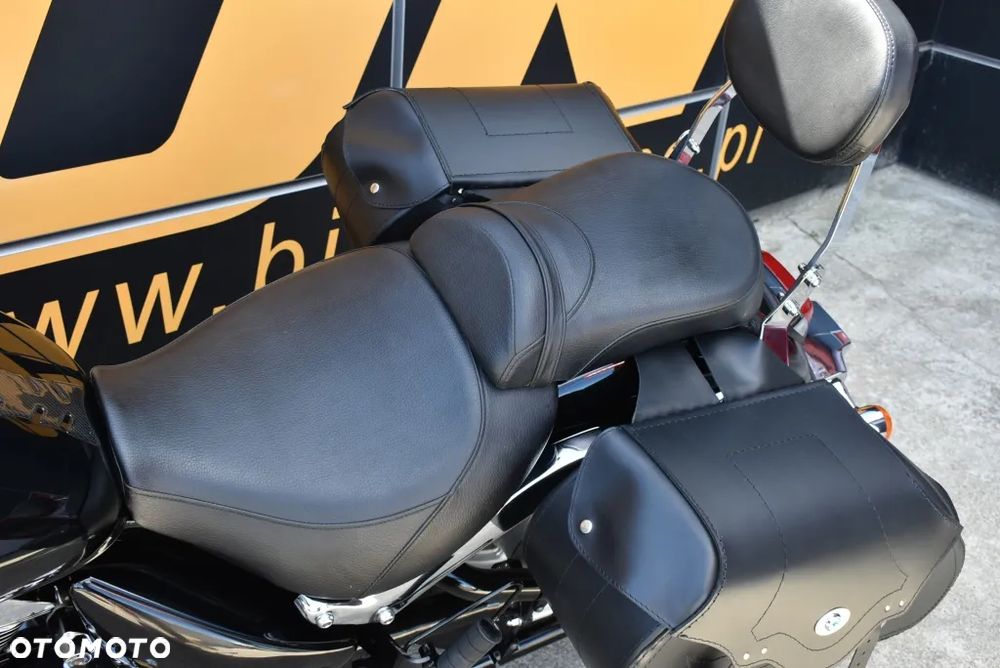 Suzuki Intruder - 13
