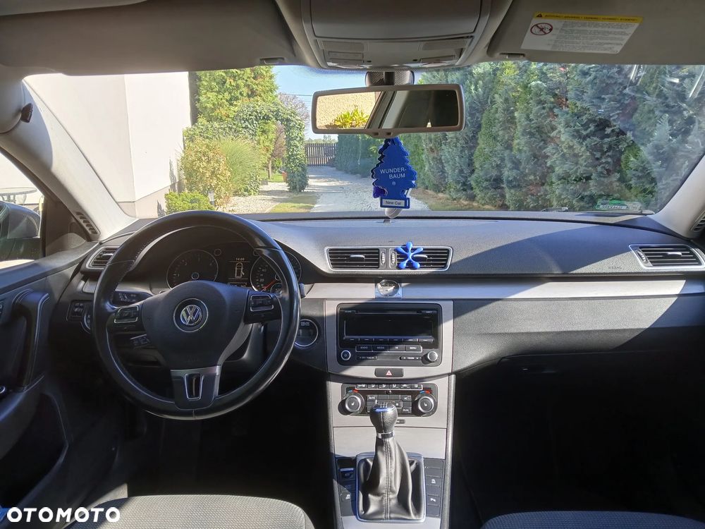 Volkswagen Passat 1.6 TDI DPF BlueMot Comfortline - 5