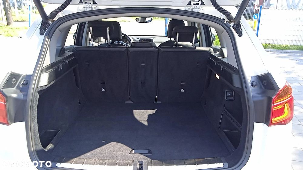 BMW X1 sDrive18d xLine - 29