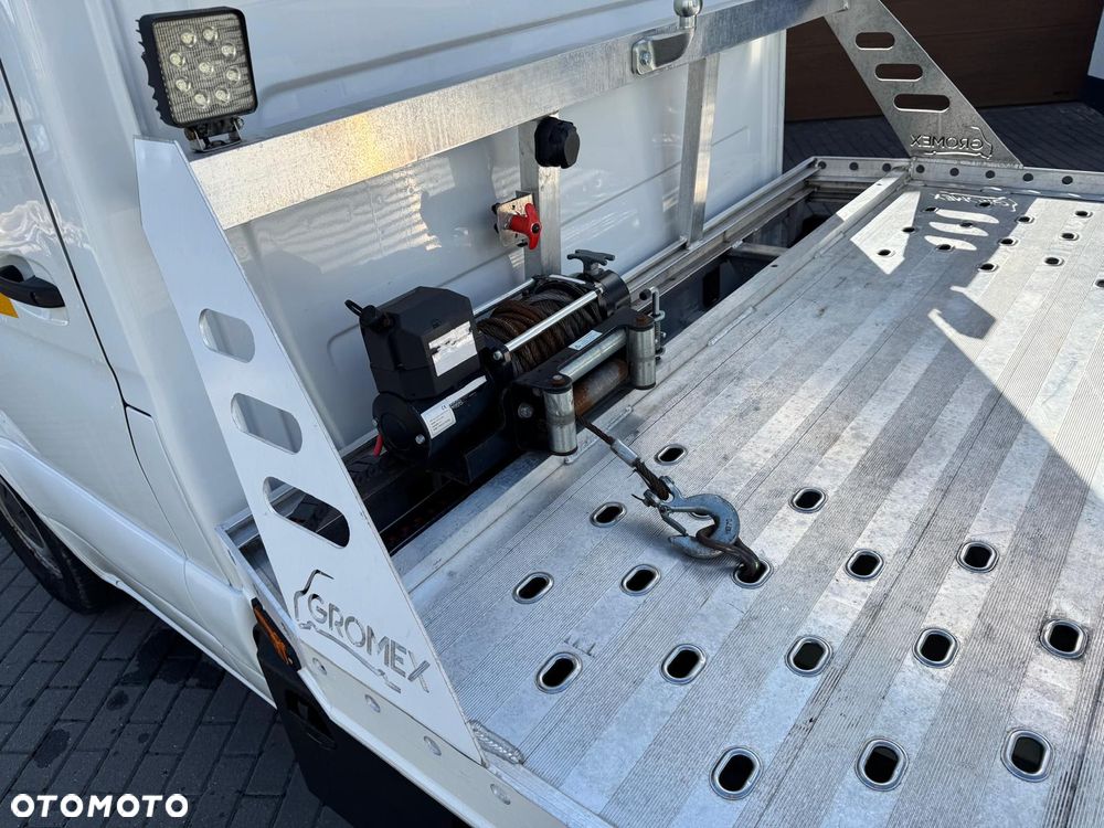 Mercedes-Benz Sprinter - 6