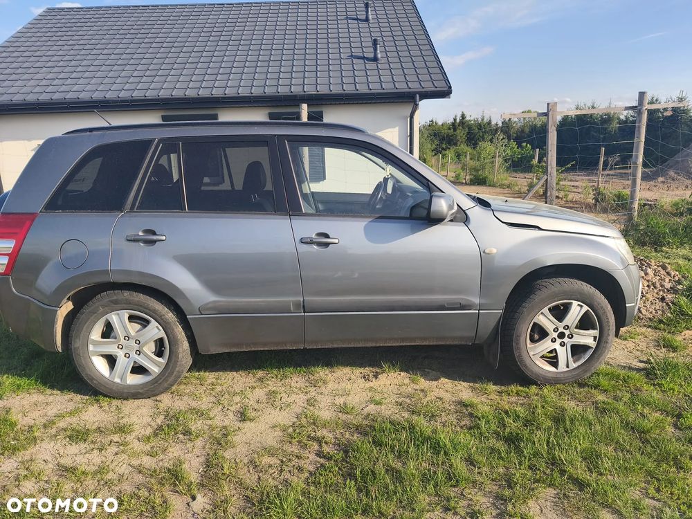 Suzuki Grand Vitara 2.0 - 3