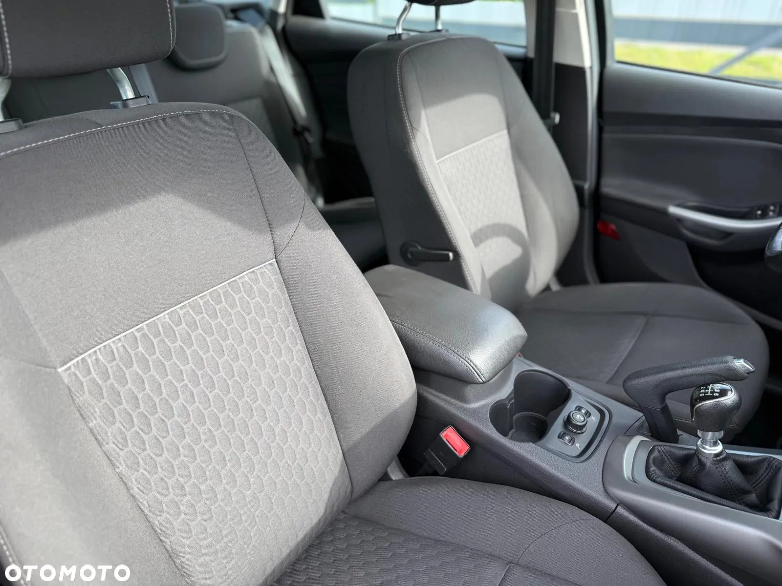Ford Focus 1.0 EcoBoost Start-Stopp-System Business Edition - 9
