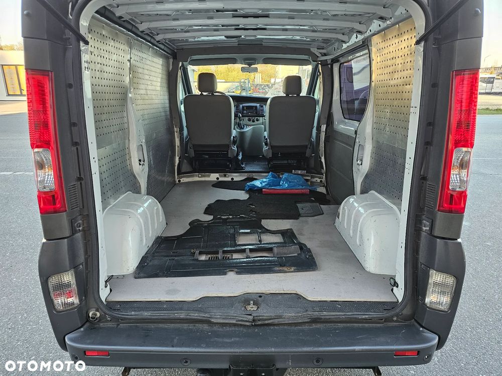 Renault Trafic - 16