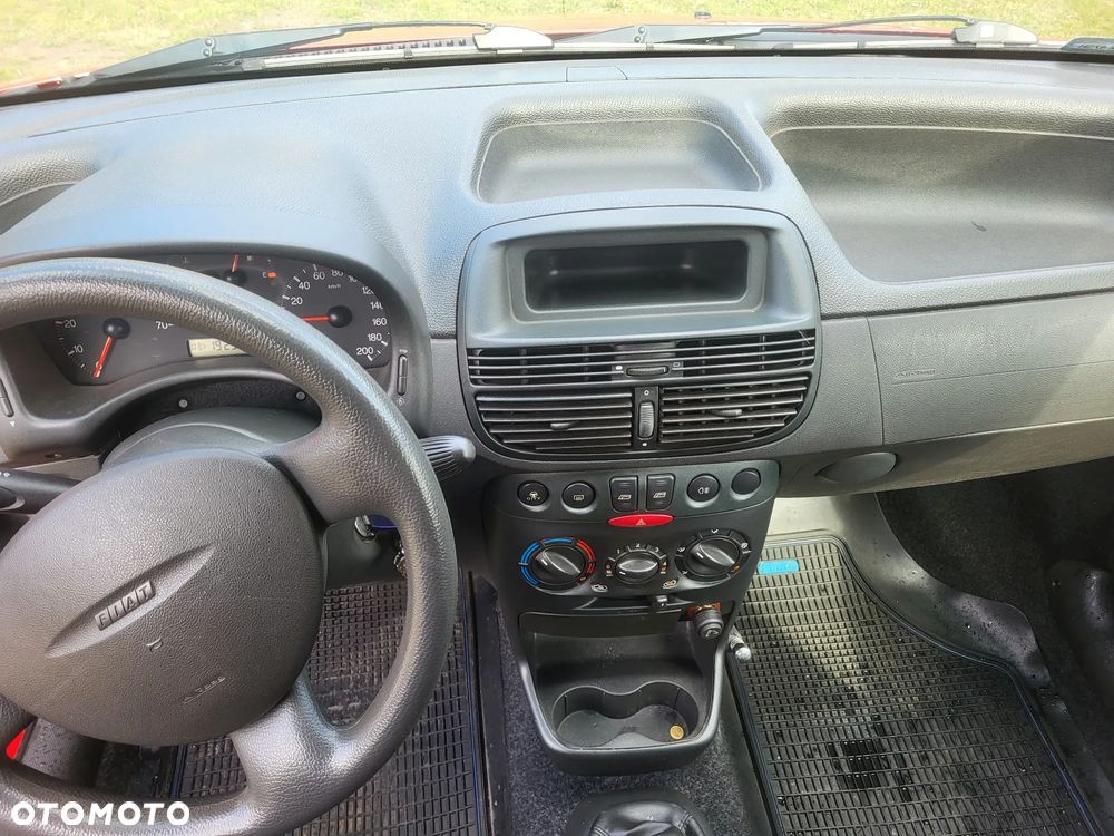 Fiat Punto 1.2 8V Active - 10