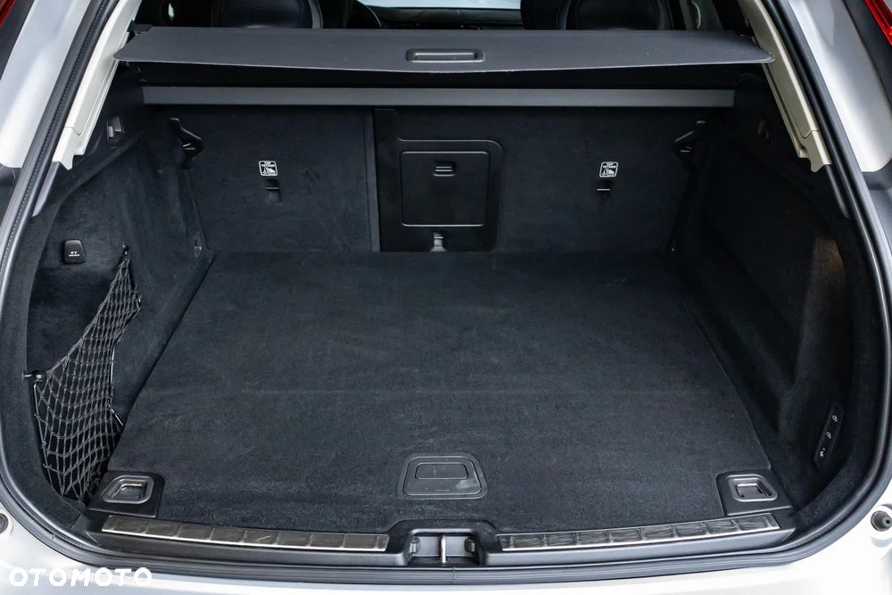 Volvo XC 60 T6 Plug-In Hybrid AWD Plus Bright - 37