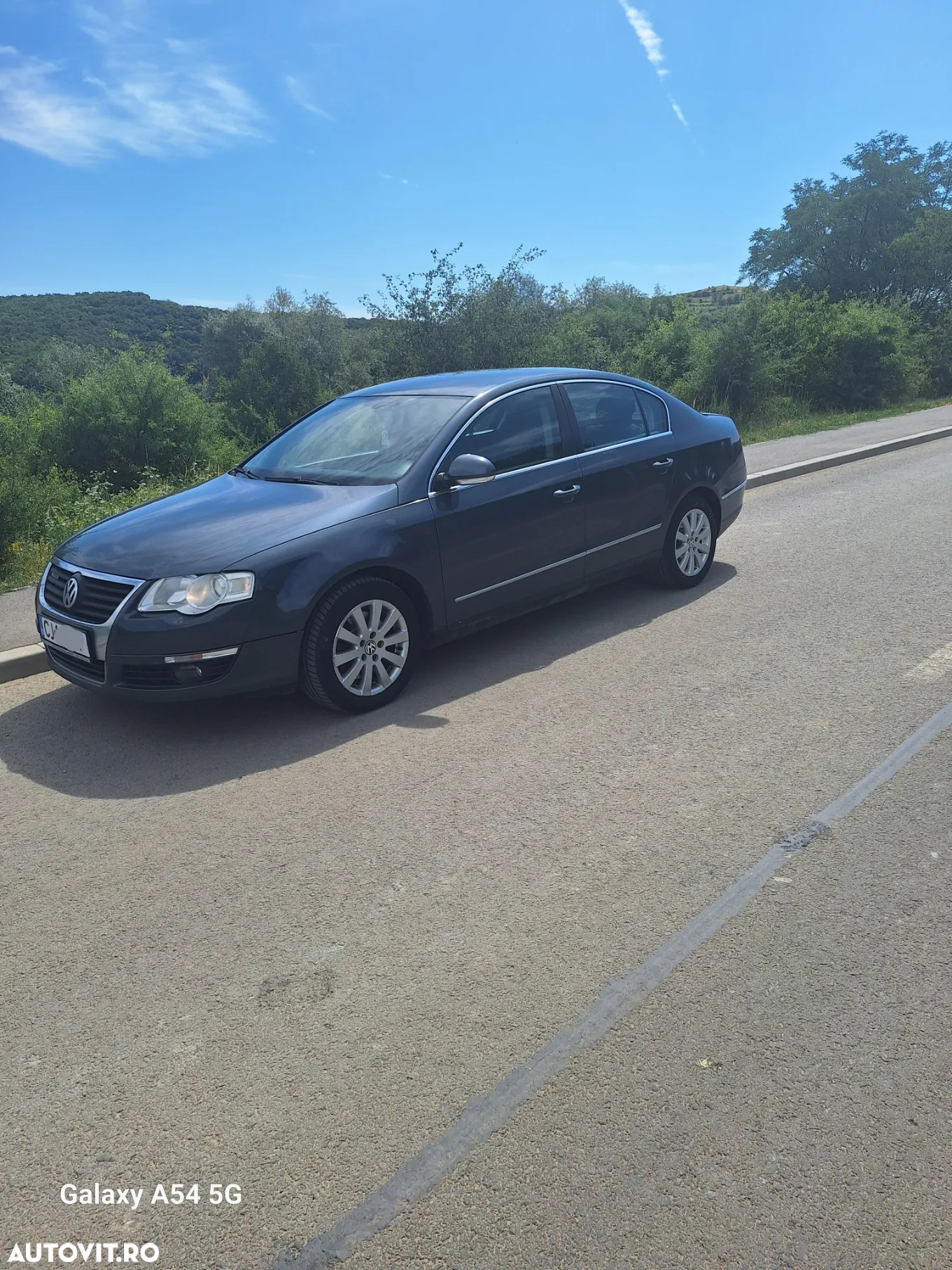 Volkswagen Passat 2.0 TDI DPF BlueMotion Technology Trendline - 6