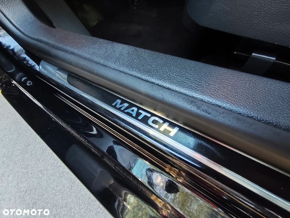 Volkswagen Golf 2.0 TDI DPF MATCH - 39