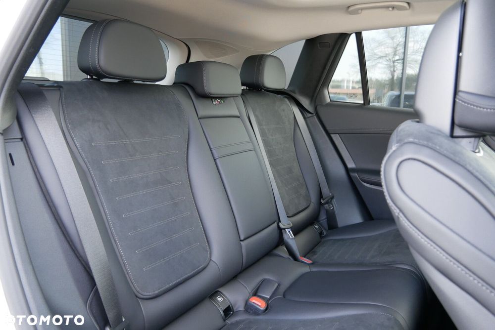 Mercedes-Benz GLC - 21