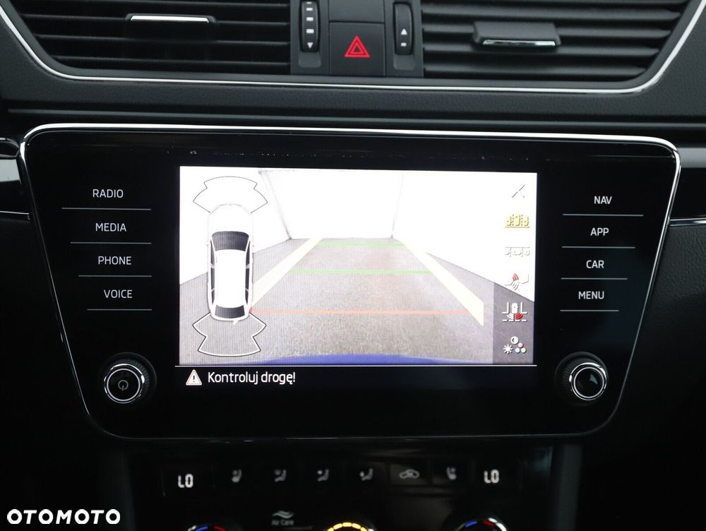 Skoda Superb 2.0 TSI L&K DSG - 21