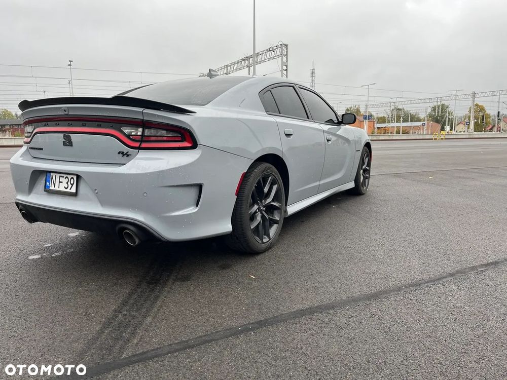 Dodge Charger 5.7 R/T - 8